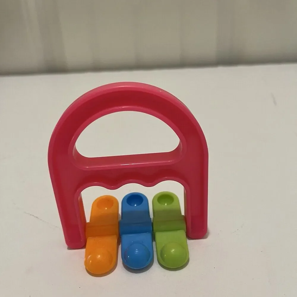 Vintage 1983 Gerber Baby Toy Playthings Flip Fingers Rattle Pink Retro 80s